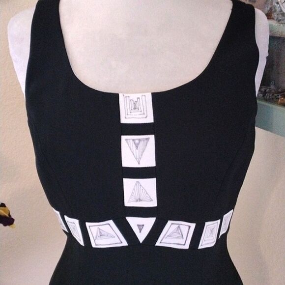 Kenar Black Vintage Sheath Dress - Picture 2 of 10